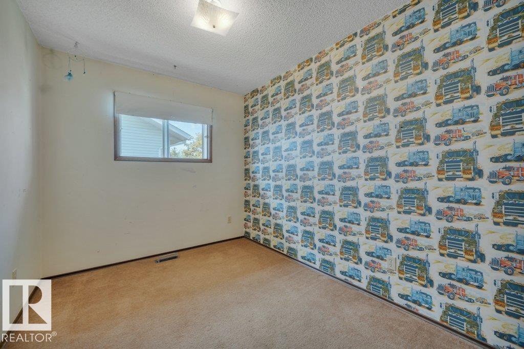 Photo 15 of 14804 35 St Nw, Edmonton AB