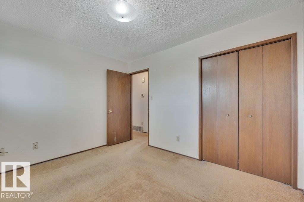 Photo 14 of 14804 35 St Nw, Edmonton AB