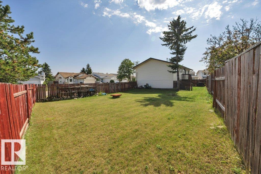 Photo 25 of 14804 35 St Nw, Edmonton AB