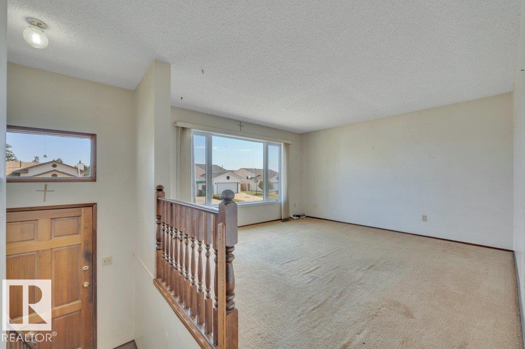 Photo 5 of 14804 35 St Nw, Edmonton AB
