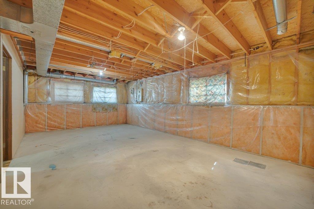 Photo 19 of 14804 35 St Nw, Edmonton AB