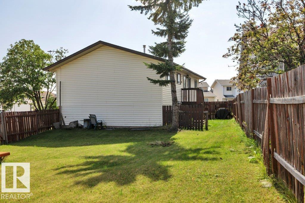 Photo 24 of 14804 35 St Nw, Edmonton AB