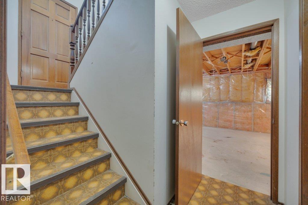 Photo 18 of 14804 35 St Nw, Edmonton AB