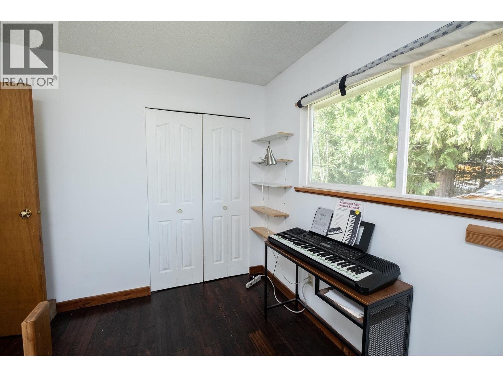 1160 ROSAMUND ROAD, Gibsons