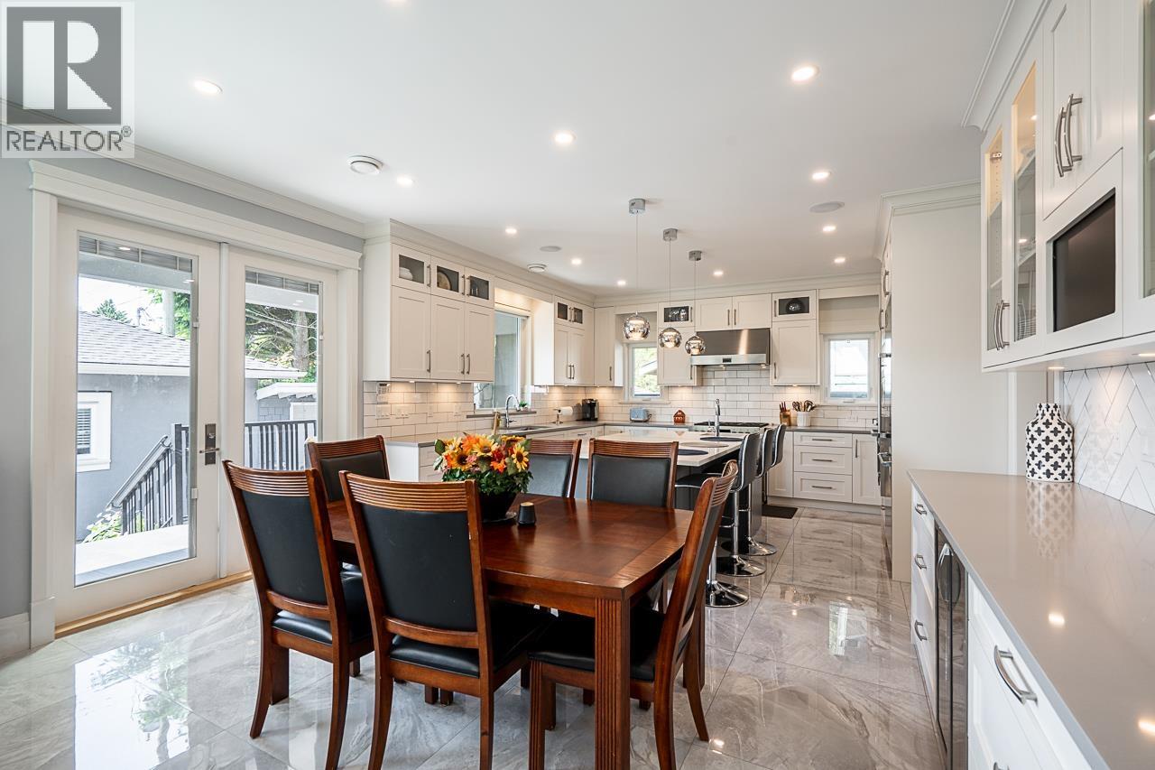 Photo 8 of 6792 Elwell Street, Burnaby BC