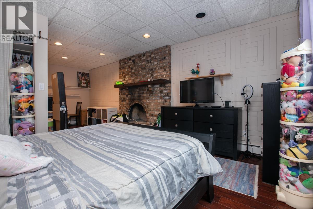 Photo 10 of 2135 Newport Avenue, Vancouver BC