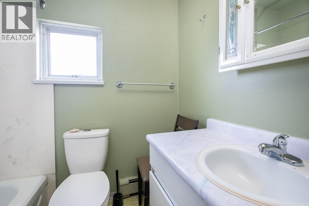Photo 18 of 2135 Newport Avenue, Vancouver BC