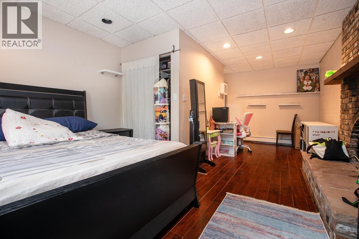 Photo 9 of 2135 Newport Avenue, Vancouver BC