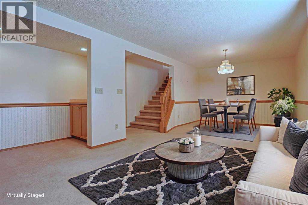 Photo 23 of 15 Hampshire Close Nw, Calgary AB