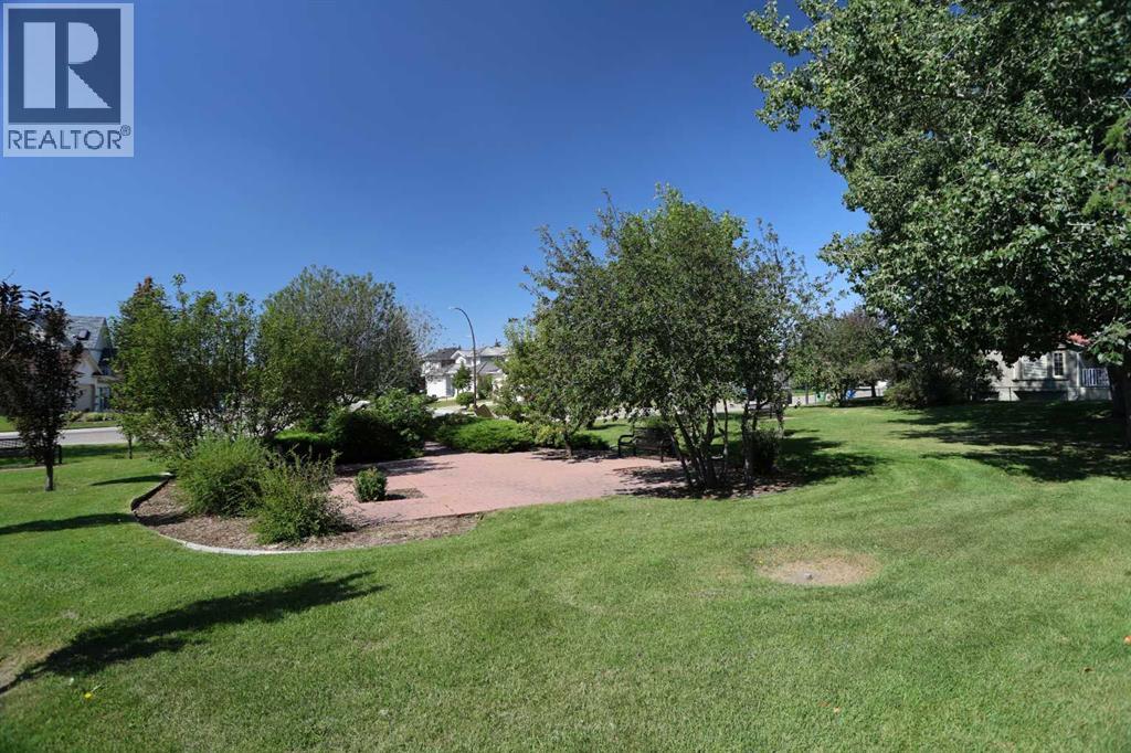 Photo 31 of 15 Hampshire Close Nw, Calgary AB