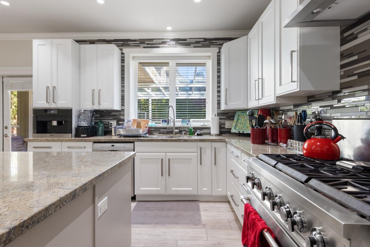 Photo 7 of 16211 31 Avenue, Surrey BC