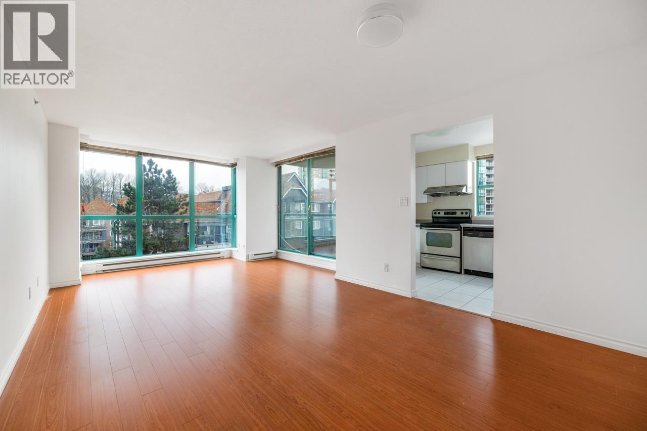 Photo 4 of 506 3071 Glen Drive, Coquitlam BC