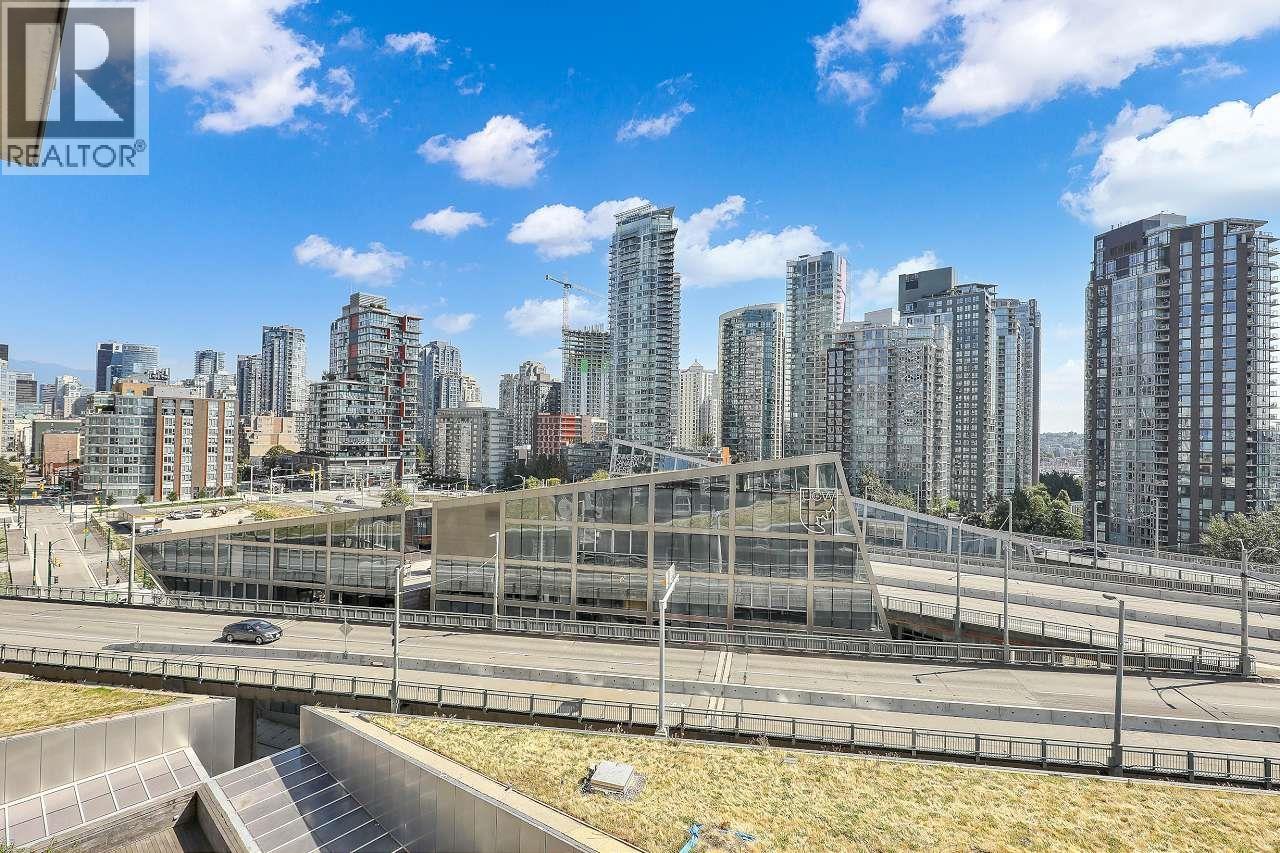 Photo 15 of 1501 1480 Howe Street, Vancouver BC