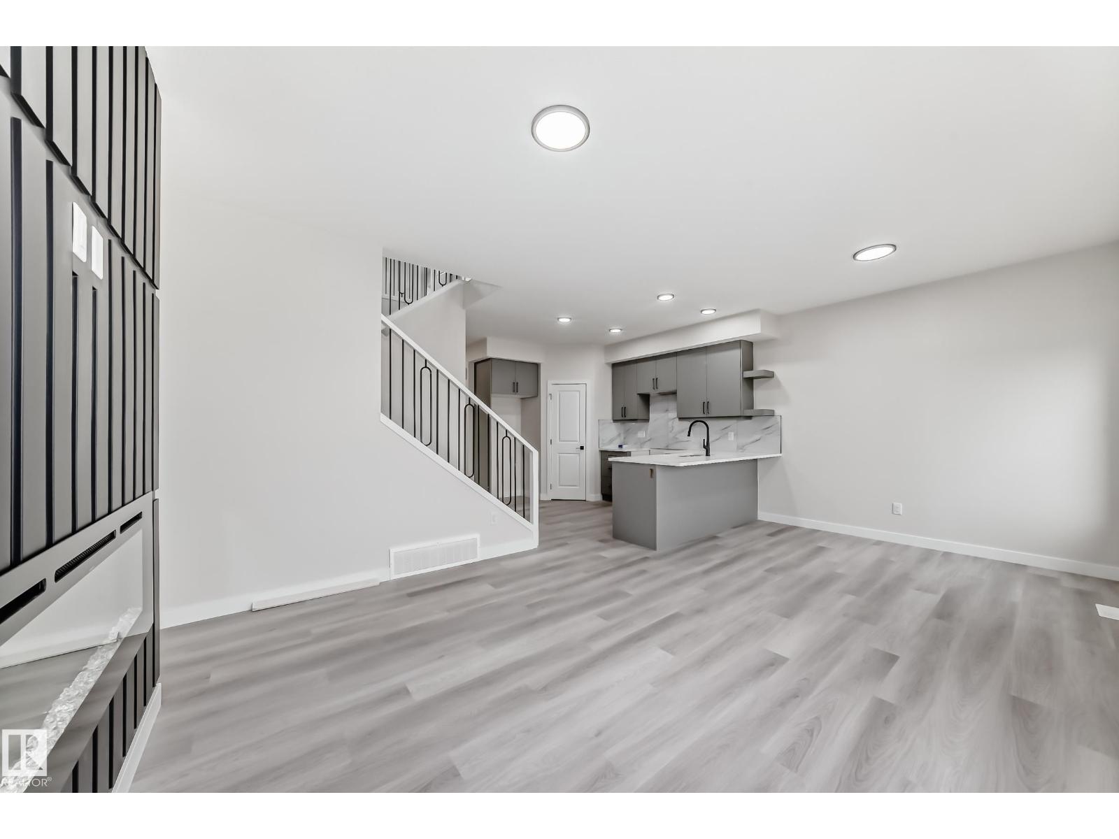 Photo 10 of 51 Patriot Wy, Spruce Grove AB
