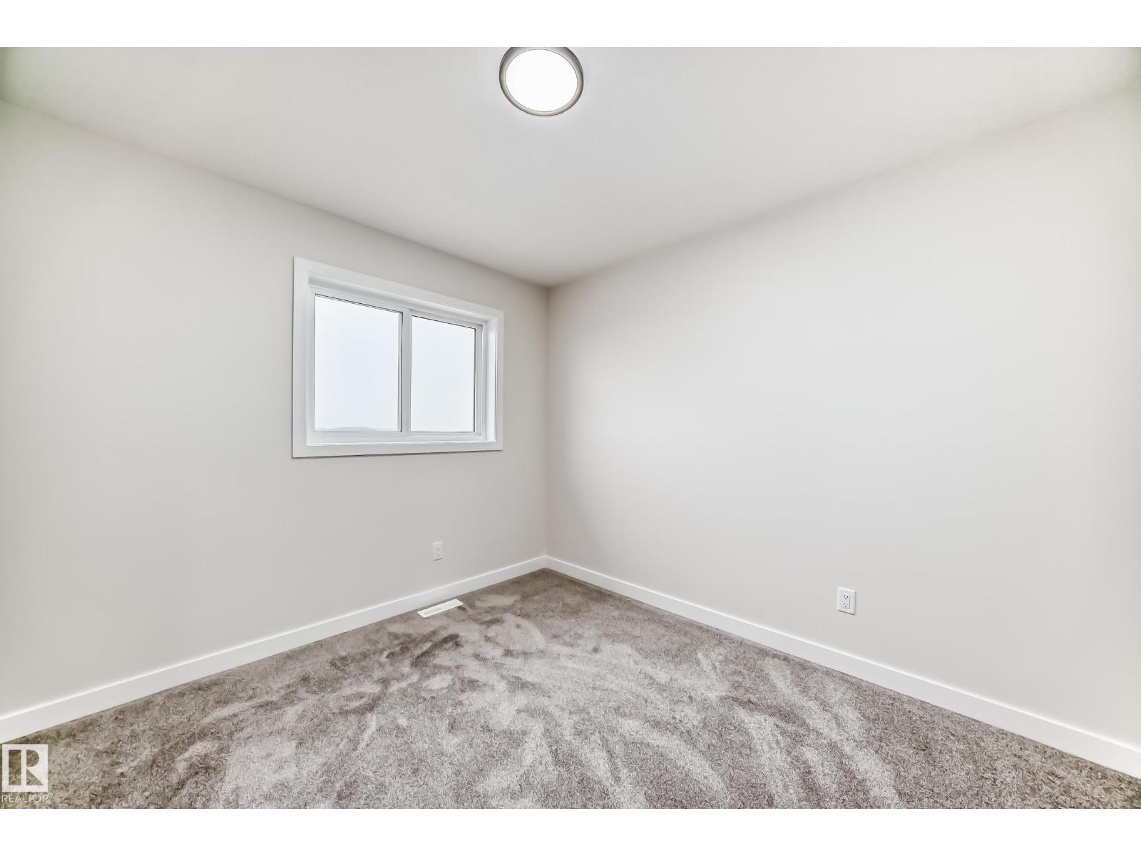 Photo 20 of 51 Patriot Wy, Spruce Grove AB
