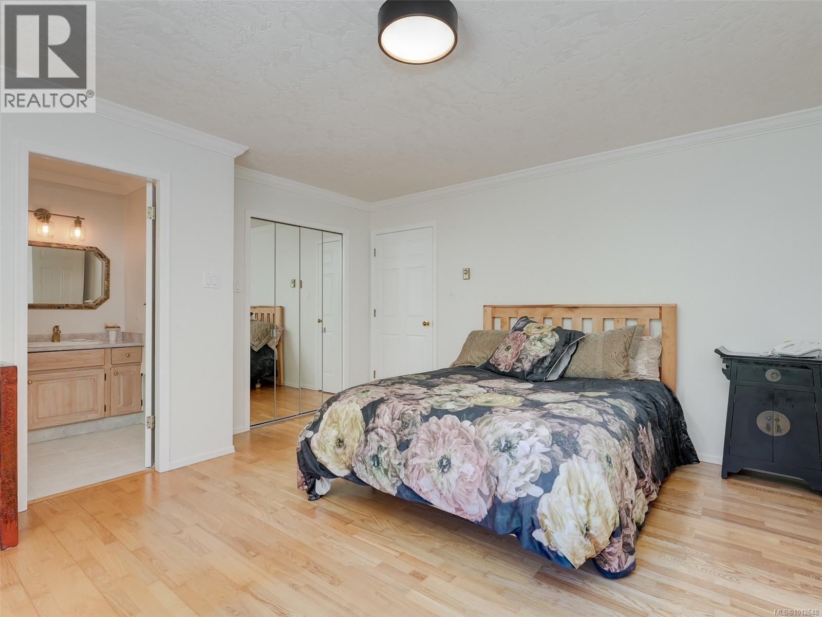 Photo 11 of 4860 Excelsior Rd, Saanich BC