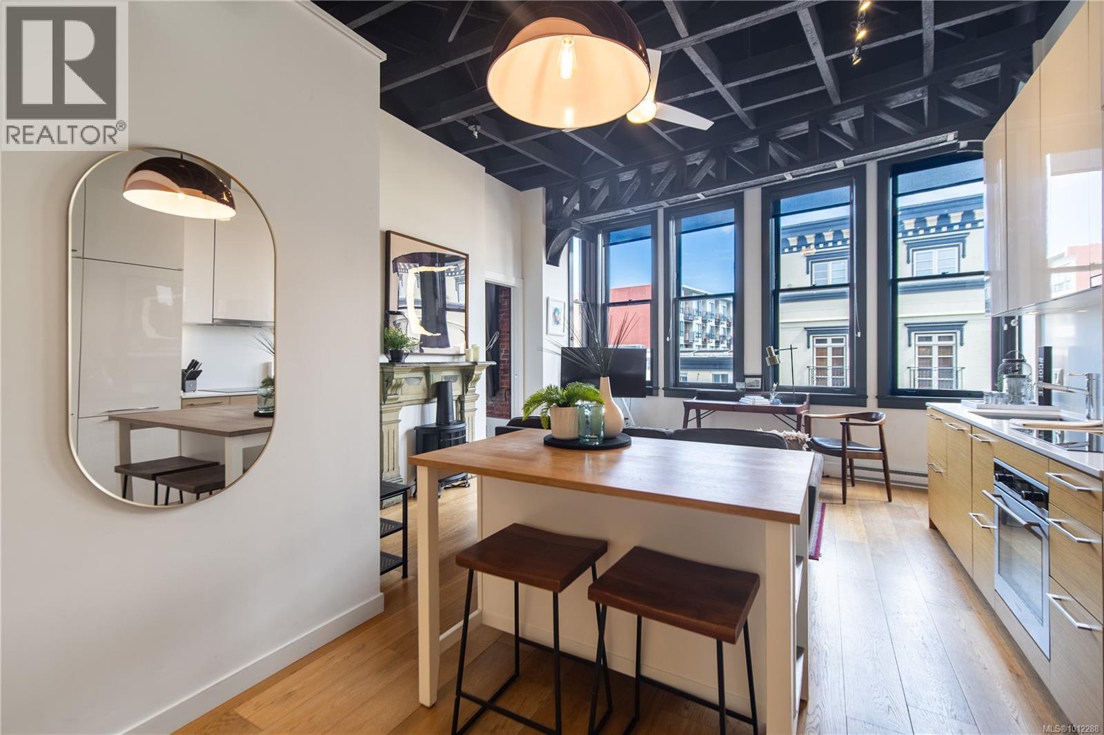 327 1610 Store Street, Victoria