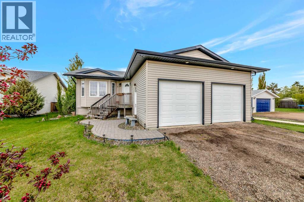 Photo 1 of 1 Mcewenc Place, Lashburn SK
