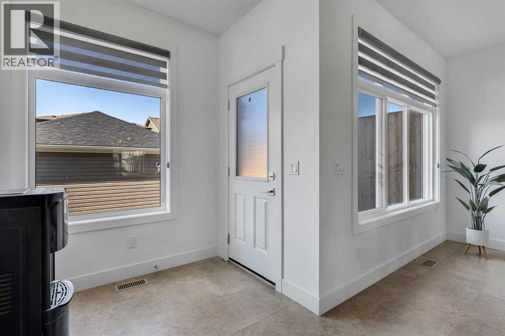 Photo 14 of 10073 46 Street Ne, Calgary AB