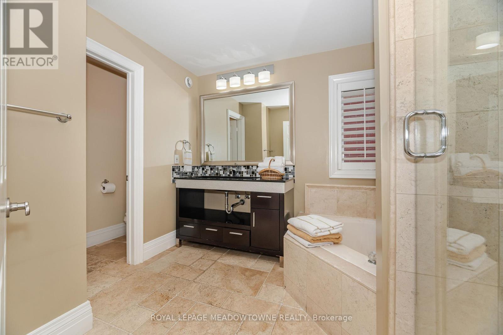 Photo 31 of 915 Gaslight Way, Mississauga ON