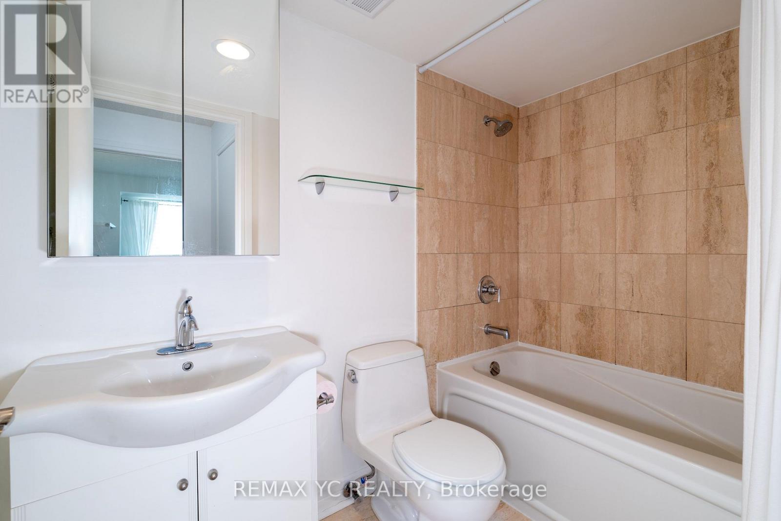 Photo 17 of 2612 16 Harrison Garden Boulevard, Toronto ON
