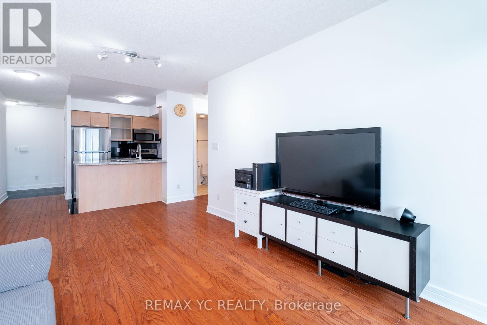 Photo 8 of 2612 16 Harrison Garden Boulevard, Toronto ON