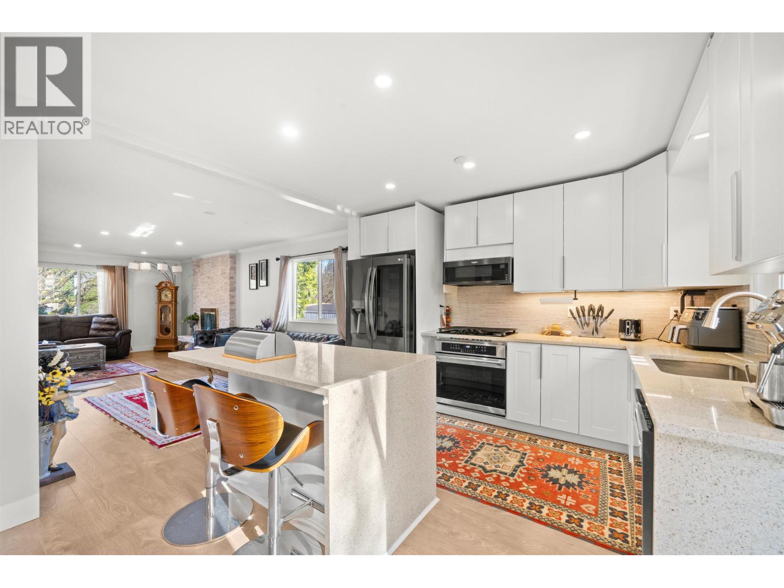 Photo 10 of 2333 Kirkstone Road, North Vancouver BC