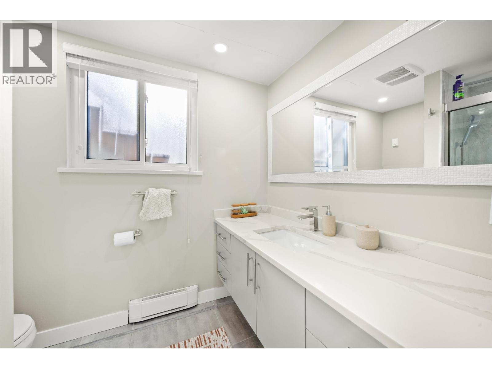 Photo 14 of 2333 Kirkstone Road, North Vancouver BC