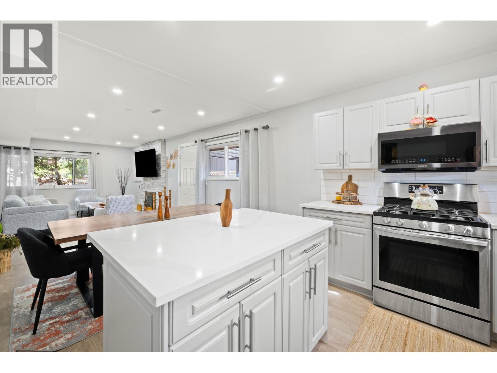 Photo 23 of 2333 Kirkstone Road, North Vancouver BC