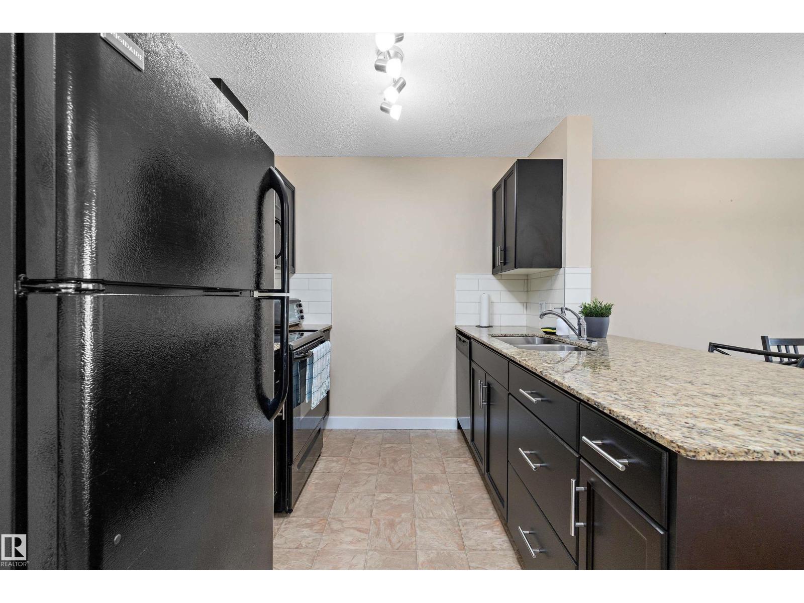 Photo 9 of 309 12650 142 Av Nw, Edmonton AB