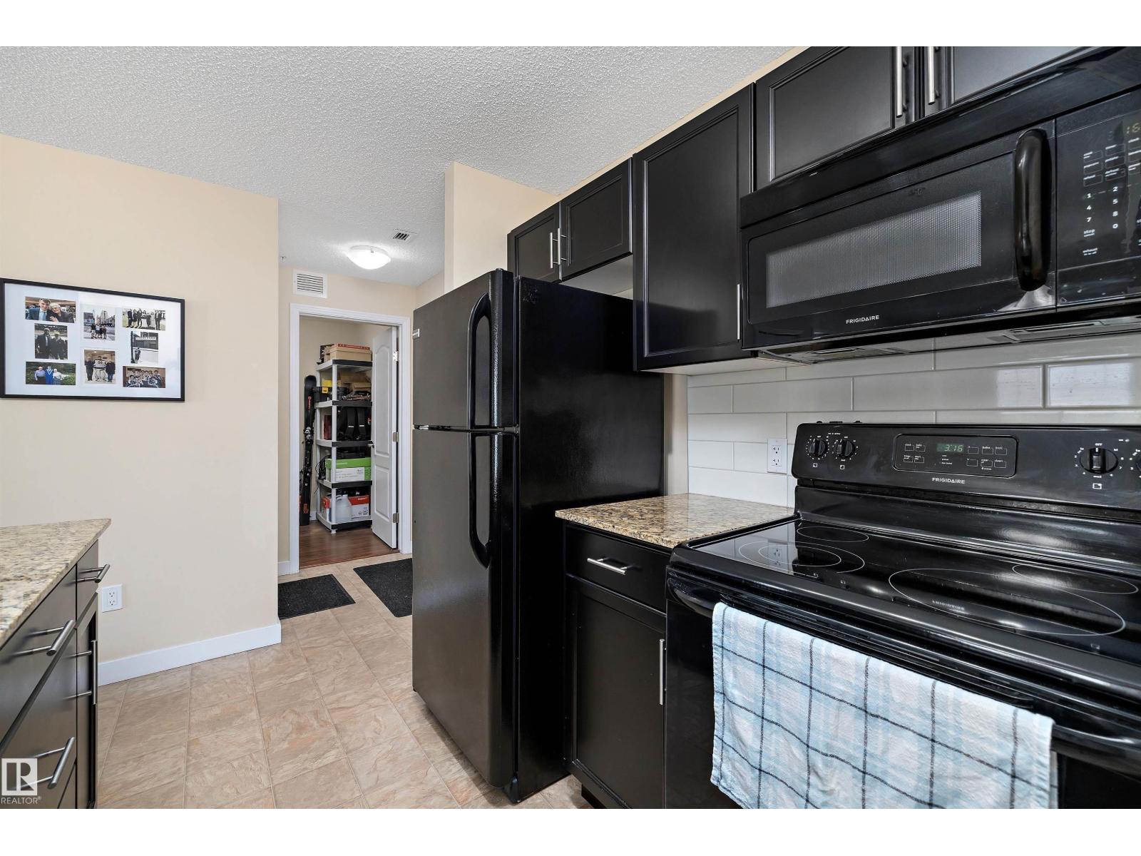 Photo 11 of 309 12650 142 Av Nw, Edmonton AB