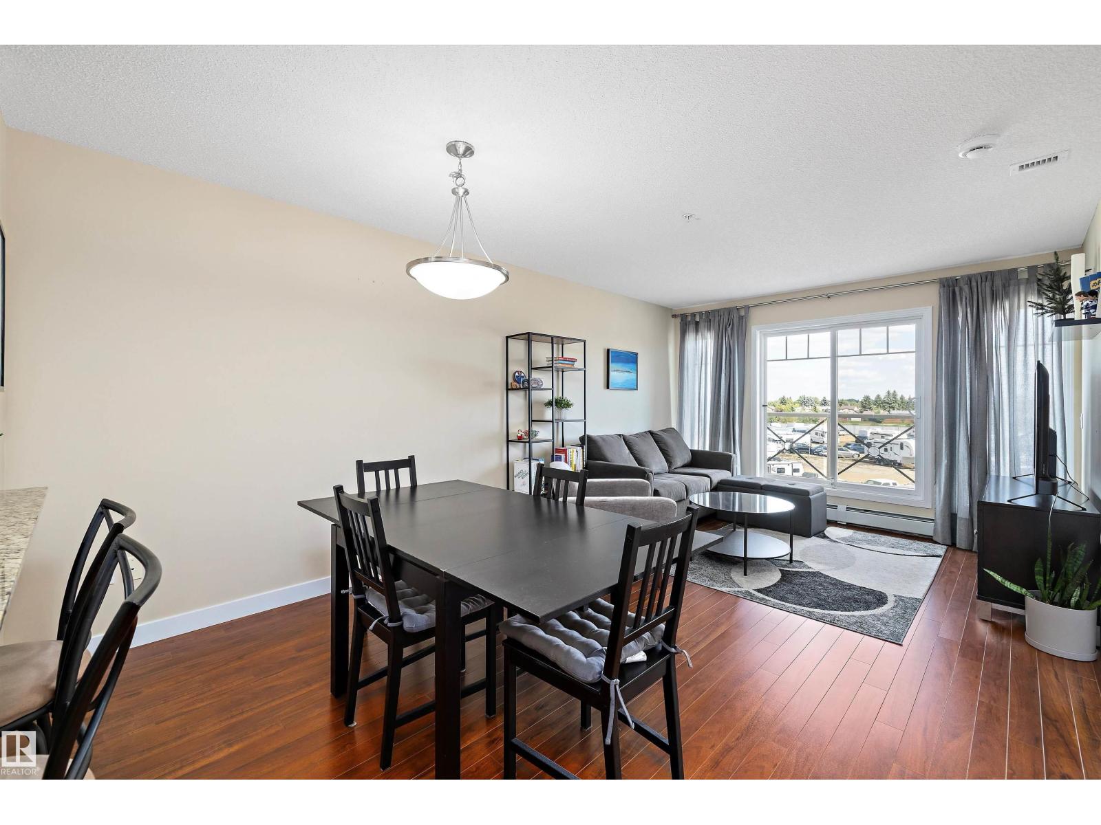 Photo 12 of 309 12650 142 Av Nw, Edmonton AB