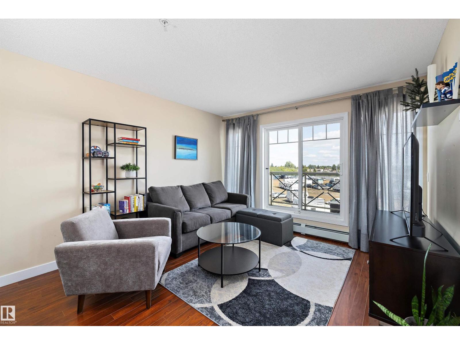 Photo 15 of 309 12650 142 Av Nw, Edmonton AB