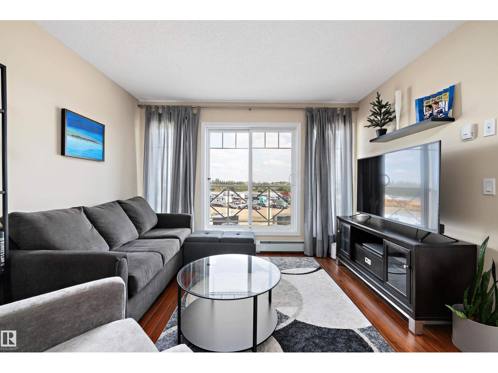 Photo 17 of 309 12650 142 Av Nw, Edmonton AB