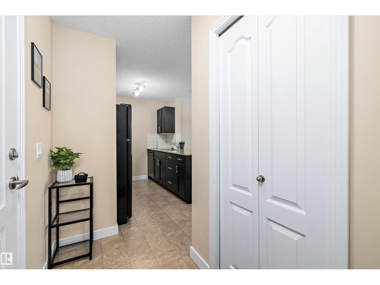 Photo 5 of 309 12650 142 Av Nw, Edmonton AB