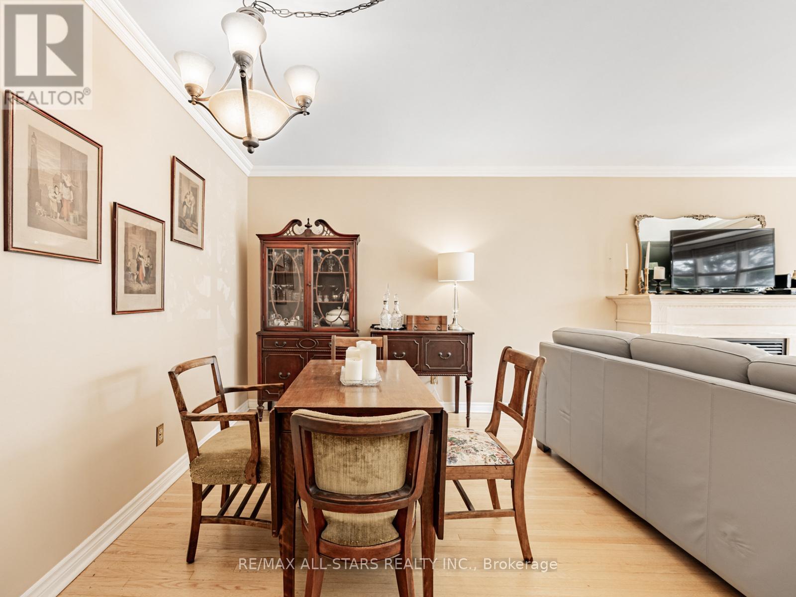 Photo 13 of 220 Catalina Drive, Toronto ON