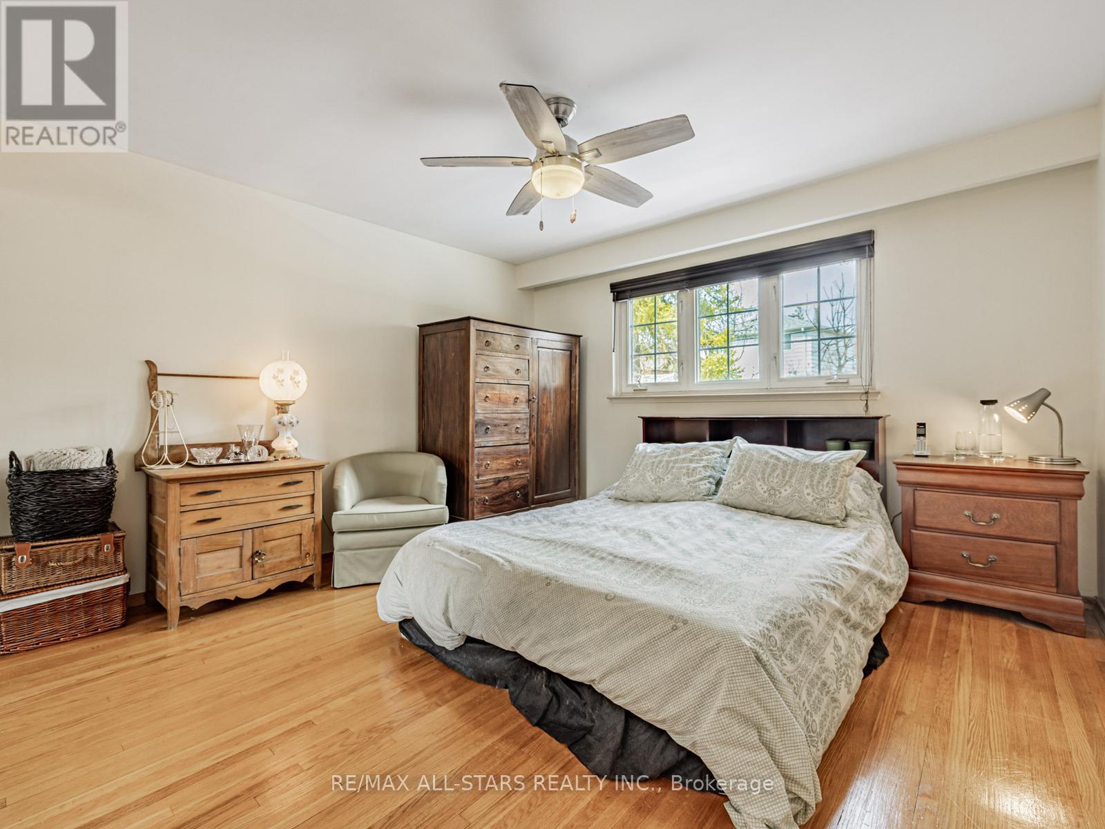 Photo 24 of 220 Catalina Drive, Toronto ON