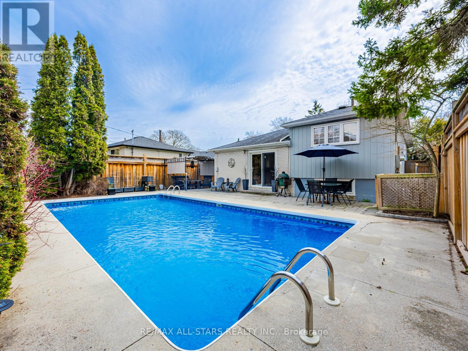 Photo 35 of 220 Catalina Drive, Toronto ON