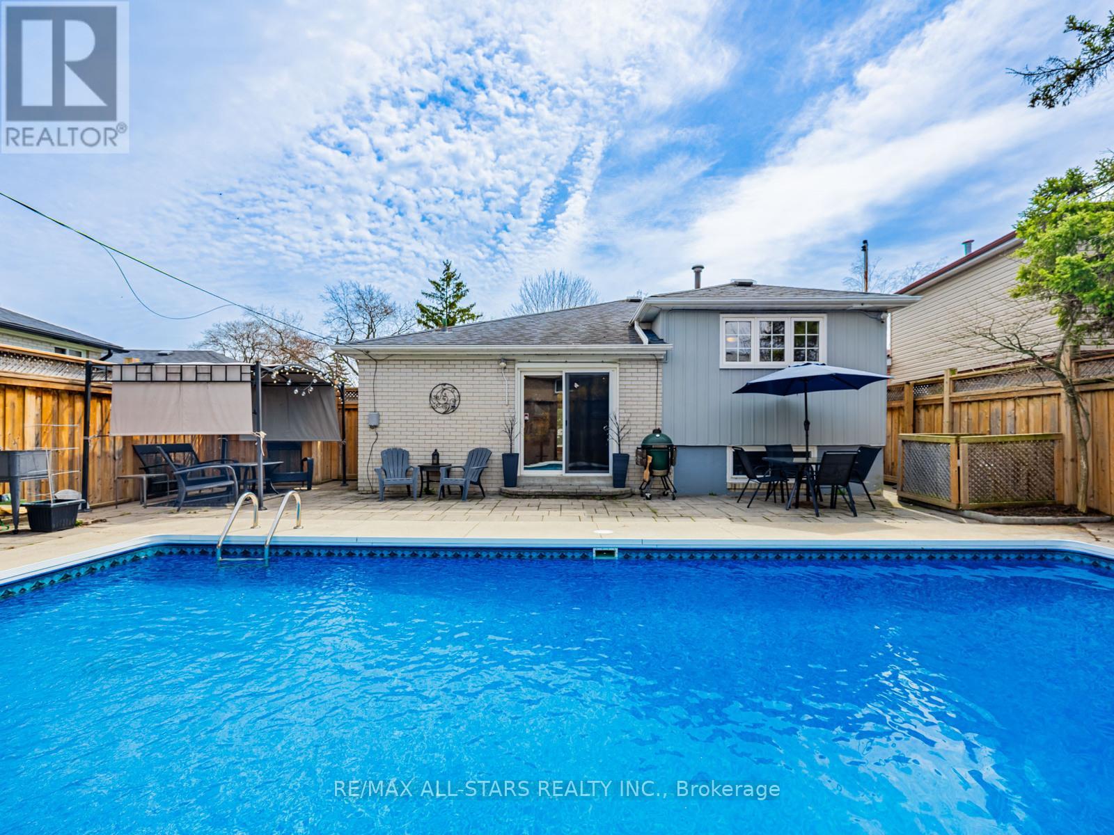 Photo 37 of 220 Catalina Drive, Toronto ON