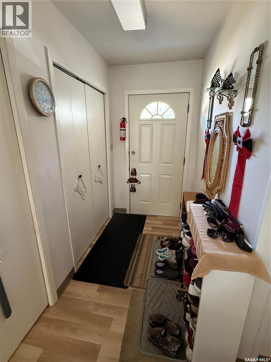 Photo 2 of 705 1st Avenue Nw, Weyburn SK
