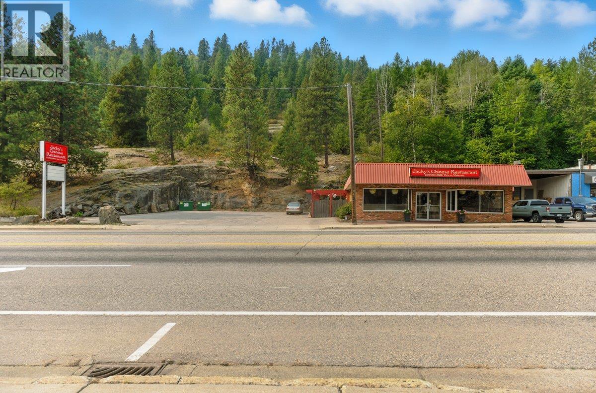 932/932 Columbia Avenue, Castlegar