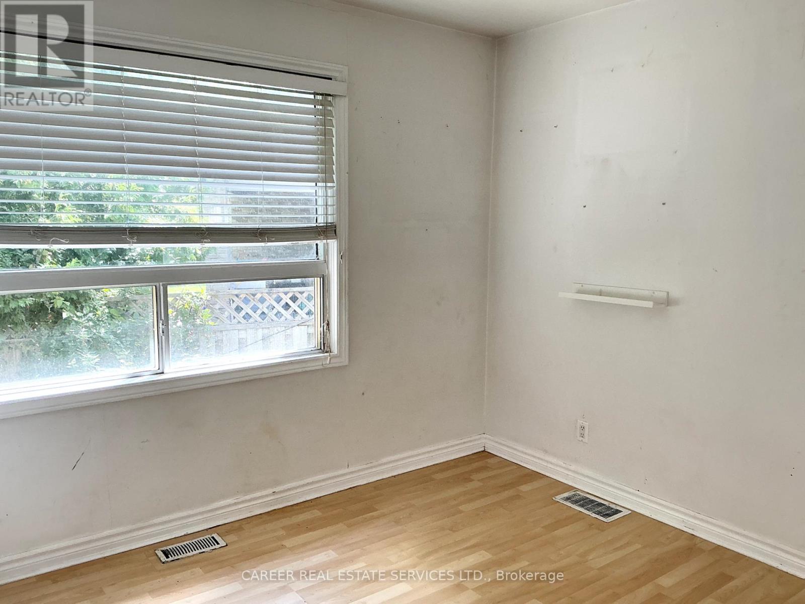 Photo 11 of 1187 Finch Avenue, Pickering ON