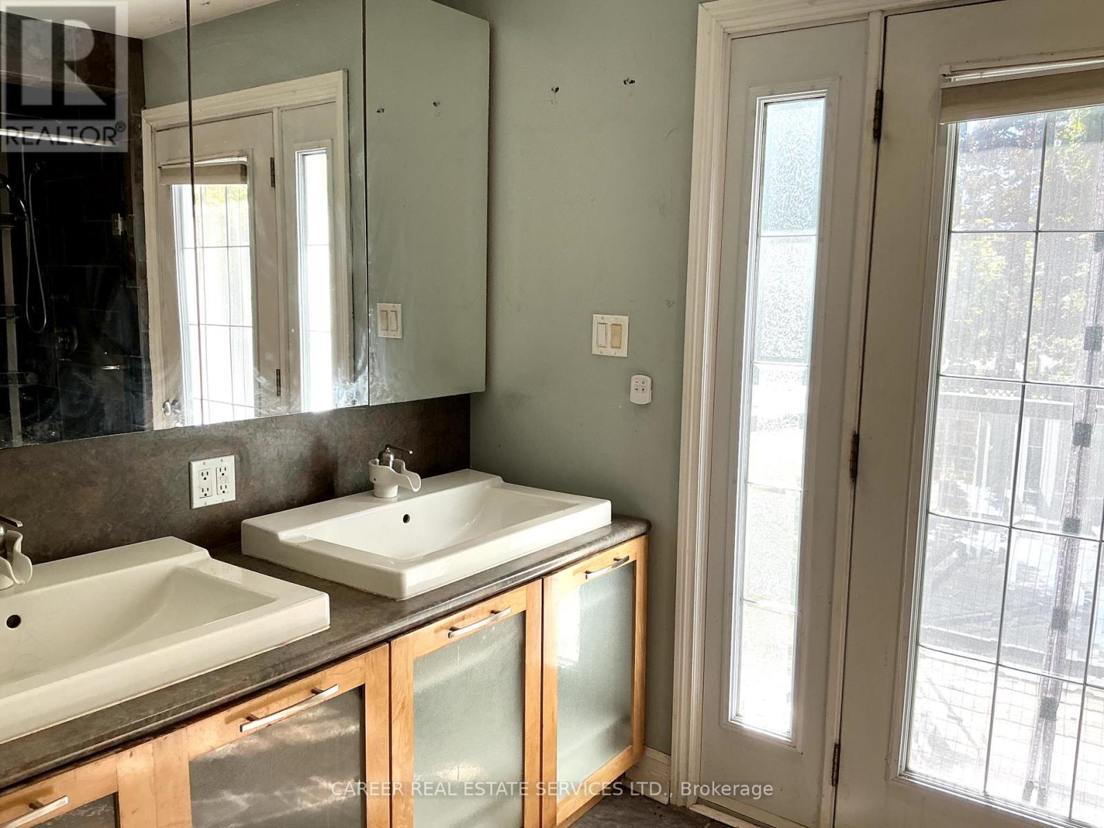Photo 15 of 1187 Finch Avenue, Pickering ON