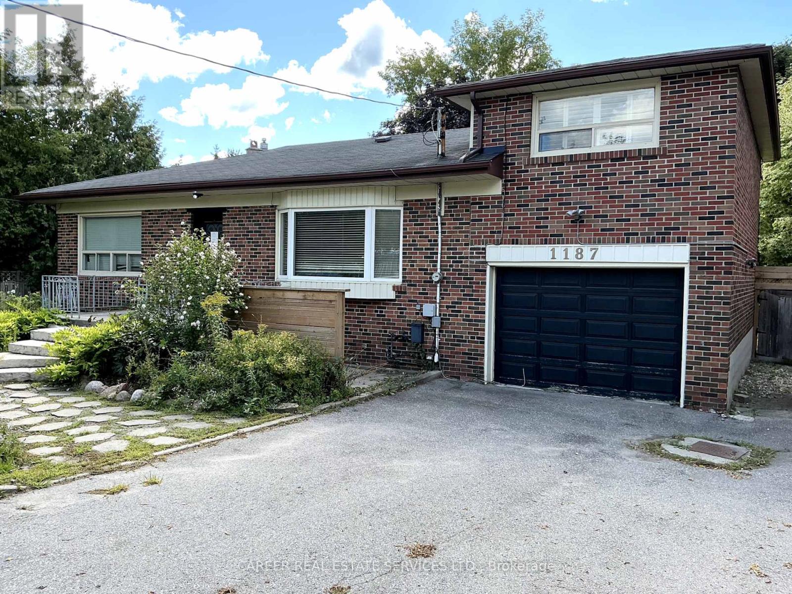 Photo 3 of 1187 Finch Avenue, Pickering ON