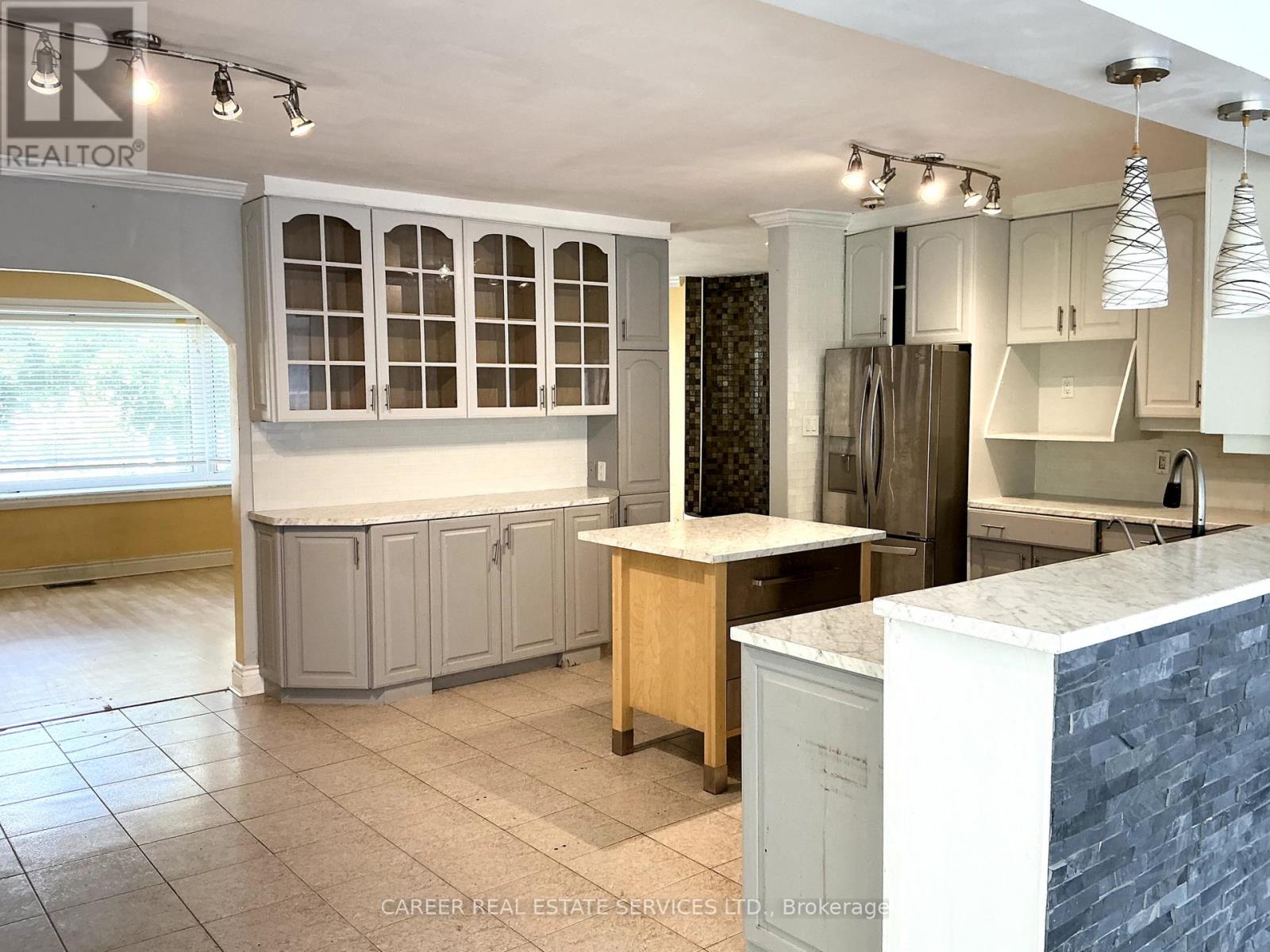 Photo 6 of 1187 Finch Avenue, Pickering ON
