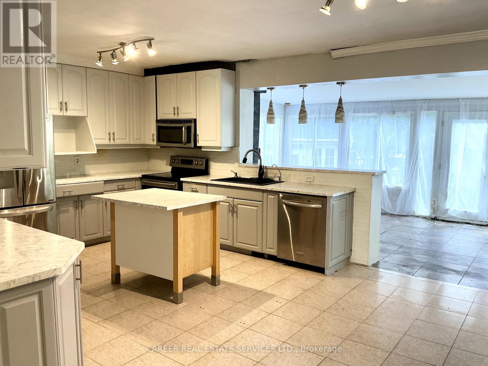 Photo 7 of 1187 Finch Avenue, Pickering ON