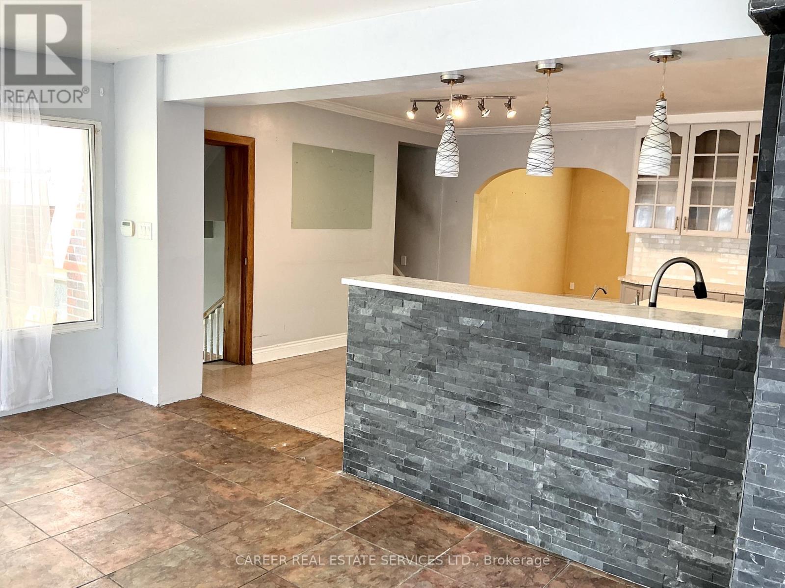 Photo 9 of 1187 Finch Avenue, Pickering ON