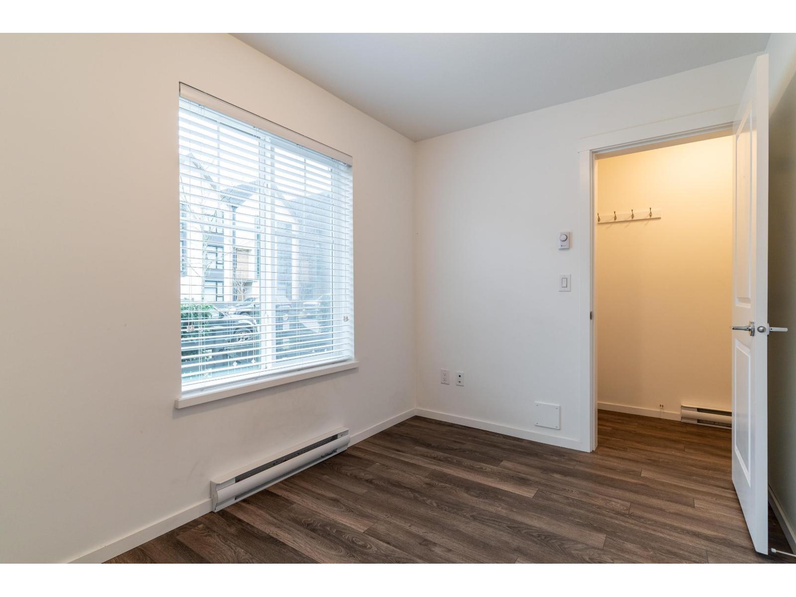 Photo 4 of 82 16678 25 Avenue, Surrey BC