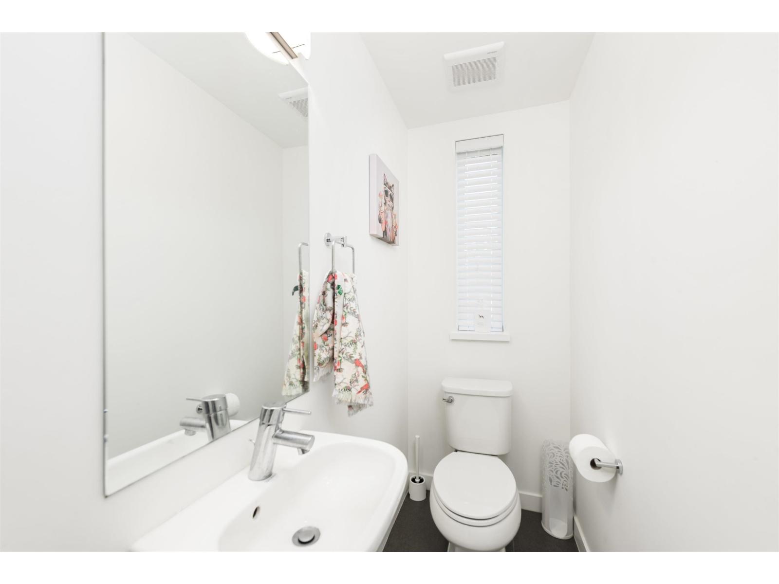 Photo 9 of 82 16678 25 Avenue, Surrey BC