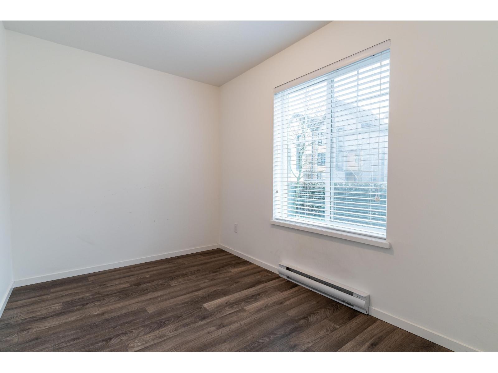 Photo 3 of 82 16678 25 Avenue, Surrey BC